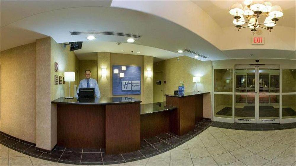 Holiday Inn Express Radcliff Fort Knox By Ihg Exterior photo
