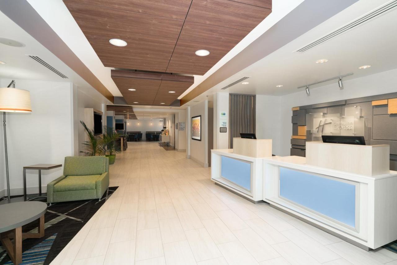 Holiday Inn Express Radcliff Fort Knox By Ihg Exterior photo