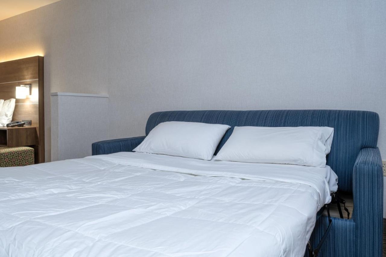 Holiday Inn Express Radcliff Fort Knox By Ihg Exterior photo