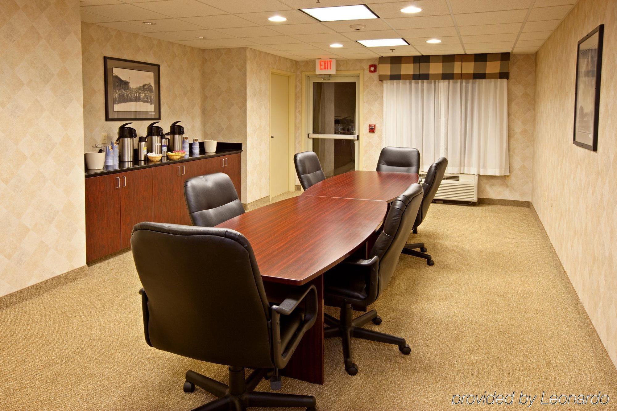 Holiday Inn Express Radcliff Fort Knox By Ihg Facilities photo